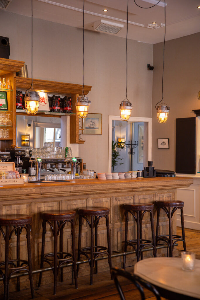 Vergaderen bij De Eendracht in Van Bleiswijk