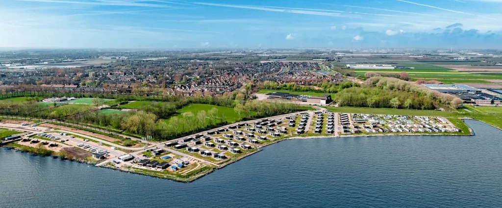 EuroParcs Enkhuizer Strand dronebeeld